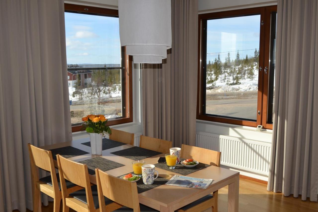 Yllaes Chalets A9206 Talvikaudelle 25-26 Hinta Sisaeltaeae 2Kpl Hissilippuja! Yllasjarvi Exterior foto